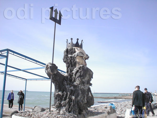 Приморская набережная, скульптура Нептун