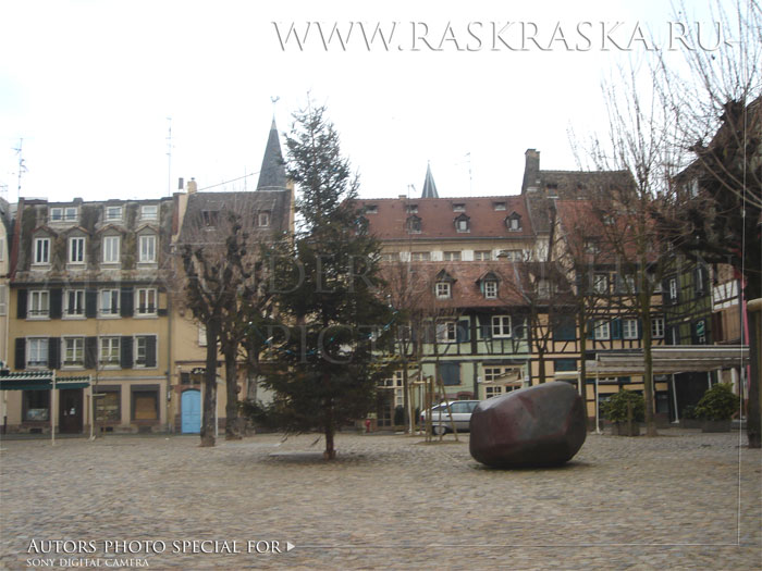 Stone monument in Strasbourg 