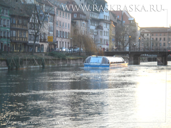 речной трамвайчик в Страсбурге, river in Strasbourg